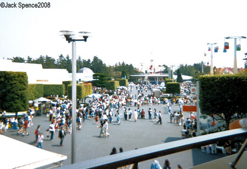 Concourse Tomorrowland Tokyo Disneyland