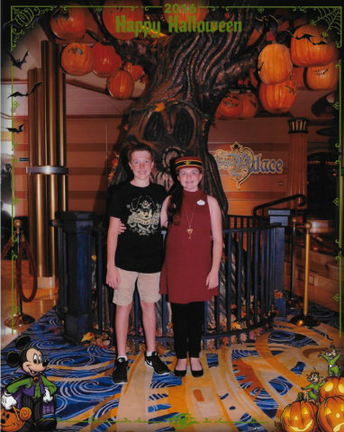 disney-cruise-line-halloween-on-the-high-seas-pumpkin-tree-kids.jpg