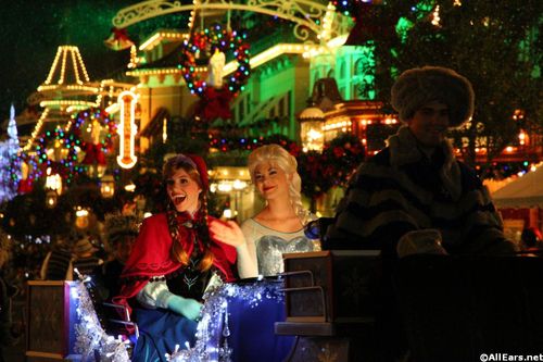Anna and Elsa in Mickey's Very Merry Christmas Party