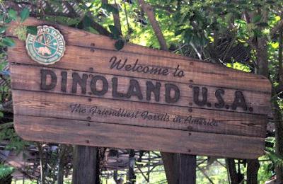 Dinoland sign